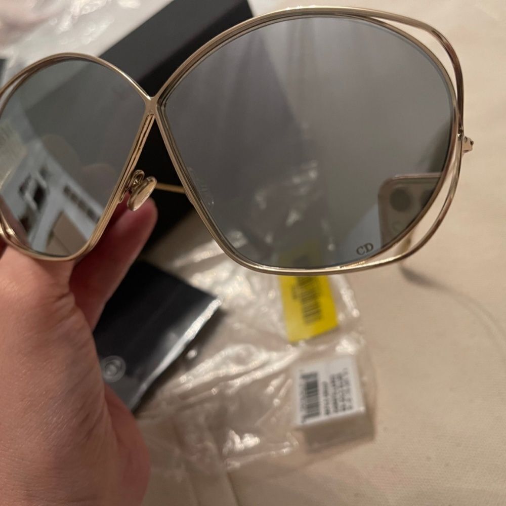 Dior sunglasses  - Picture 3 of 8